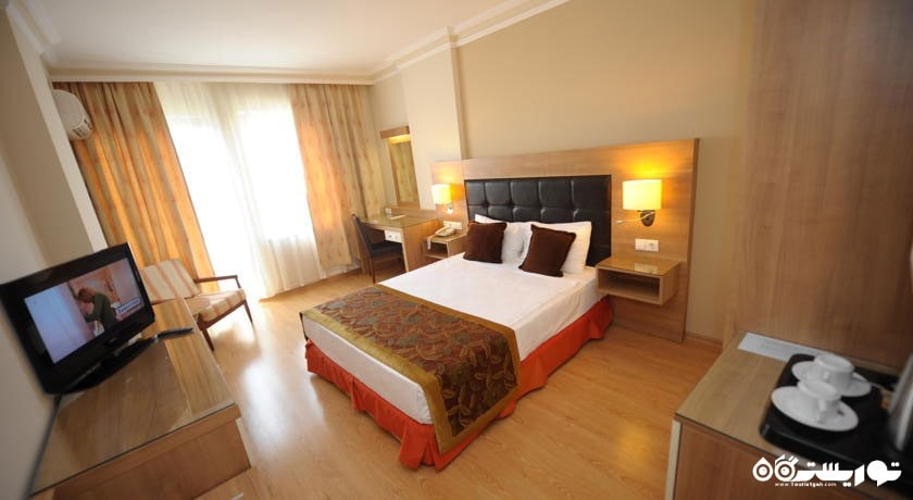 تخت بزرگ اتاق فمیلی 